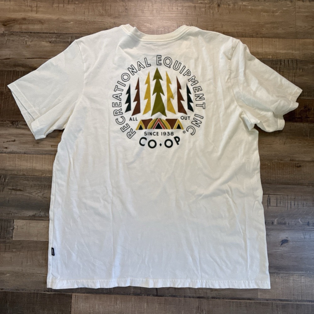 REI Co-op graphic t-shirt in an off-white/cream Men's "For Life Outside" Large